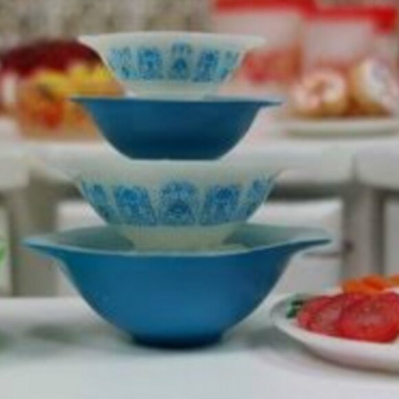 Miniature Pyrex inspired Cinderella Bowls for dollhouse or display - Picture 3 of 5